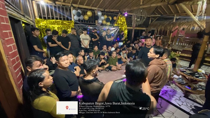 PESTA GAY DI PUNCAK